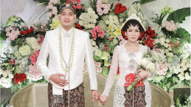 Dipecat Tak Terhormat, Kisah Cinta Brotoseno dengan 2 Artis ini Kembali Disorot