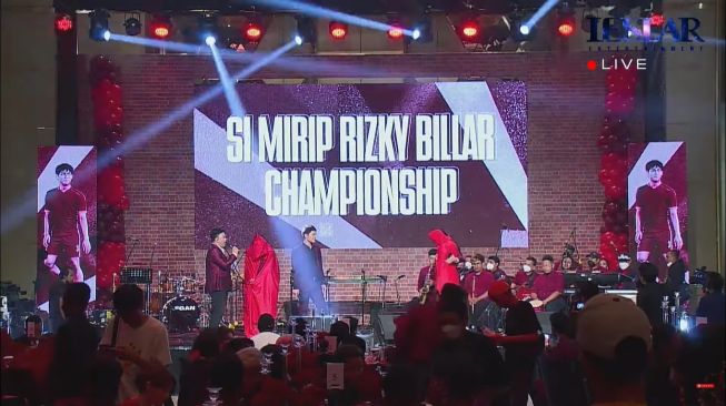 Momen pesta ulang tahun Rizky Billar (YouTube/Leslar Entertainment)