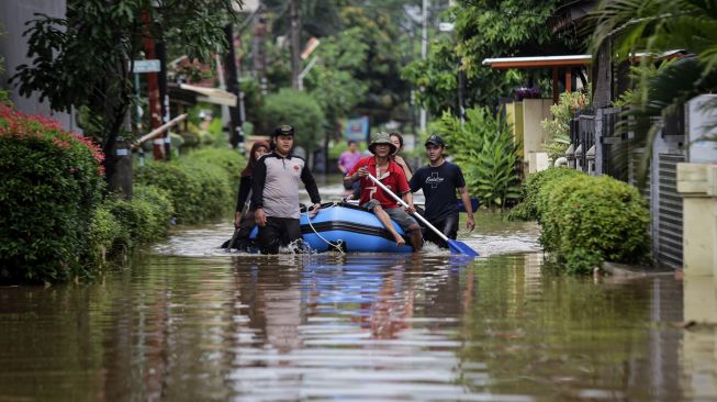 10 Langkah Menyelamatkan Diri Dari Banjir, Wajib Waspada!