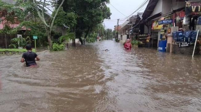 Banjir dan longsor melanda Depok pada Minggu 7 November 2021. (Foto: Istimewa)