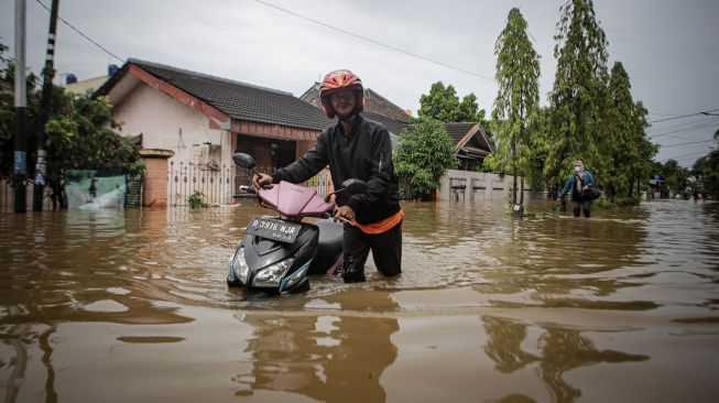 PLN Sempat Padamkan 40 Gardu Listrik Akibat Banjir Melanda Jakarta dan Tangerang