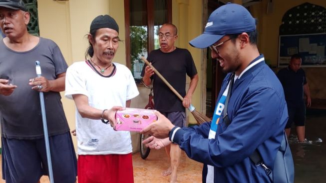 Cepat Tanggap Bencana Banjir, BRI Salurkan Bantuan ke Warga Ciledug, Tangerang & Garut