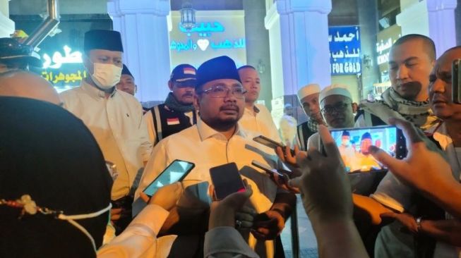 Menag Yaqut Tawaf Wada sebelum Kembali ke Tanah Air