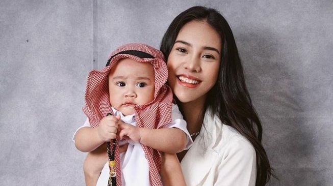 Potret Anya Geraldine bareng Rayyanza Malik Ahmad. (Instagram/anyageraldine)