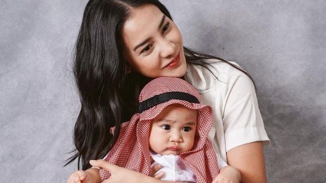 6 Potret Anya Geraldine Bareng Rayyanza Anak Raffi Ahmad, Bikin Gemas!