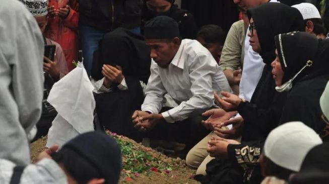 Bupati Beri Rp 400 Juta untuk Korban Penembakan TPNPB-OPM