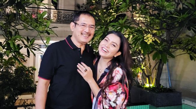 Potret Mayangsari dan Bambang Trihatmodjo Rayakan Anniversary (Instagram/@mayangsari_official)