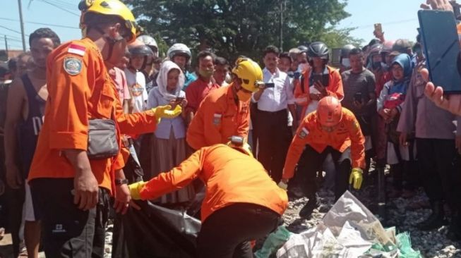 Ditabrak Kereta Api Minangkabau Ekspres, Seorang Petugas Kebersihan Pemko Padang Meninggal Dunia