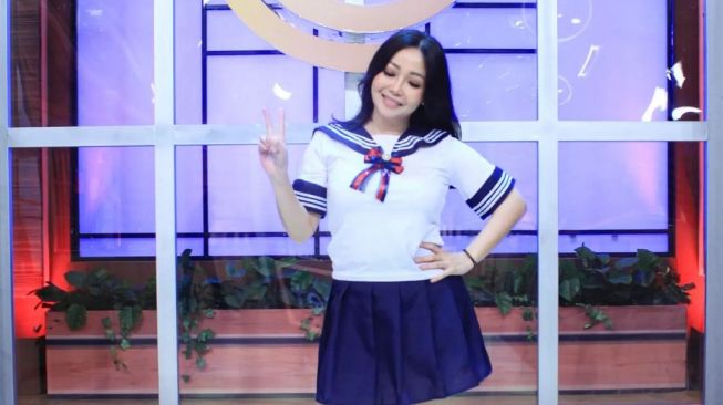 Sempat Trending, Ini 7 Potret Chef Marinka Cosplay Jadi Sailor Moon