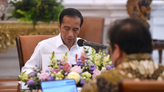 Tingkat Kepuasan Publik pada Kinerja Jokowi 64 Persen, Pengamat: Masih di Batas Aman