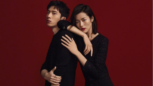 Tertangkap Kamera Bergandengan Tangan, Jing Boran dan Liu Wen Pacaran?