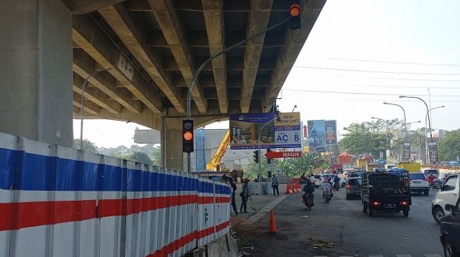 Keberadaan Lampu Merah CBD, Dishub Kota Bekasi dan Pengembang Perumahan Grand Cibubur Diminta Ikut Bertanggung Jawab