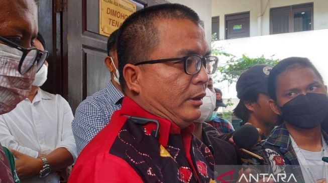 Sebut Tidak Tahu Lokasi Mardani Maming, Denny Indrayana: Mungkin Butuh Keliling Ziarah Dekatkan Diri Kepada Yang di Atas