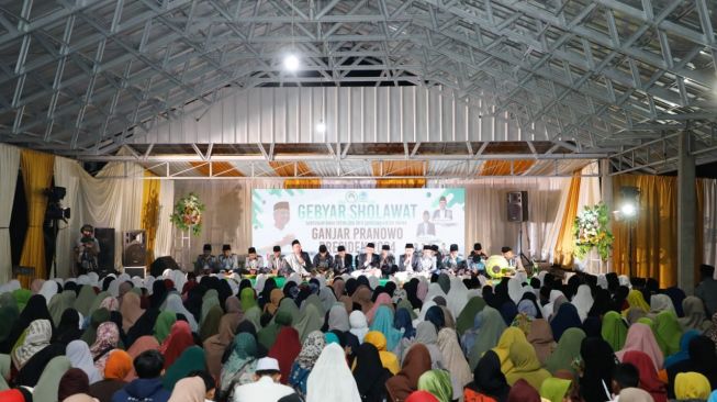 Dinilai Peduli Terhadap Pesantren, Ganjar Dapat Dukungan dari Santri dan Ulama Ponpes Nurul Qodir