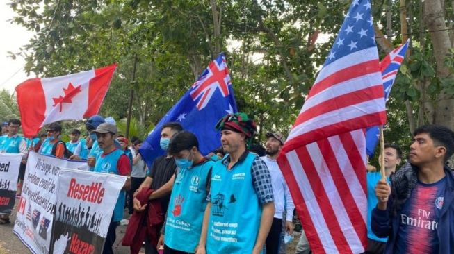 Ricuh Pengungsi Afghanistan saat Kibarkan Bendera Asing, Warga: Coreng Semangat Kemerdekaan