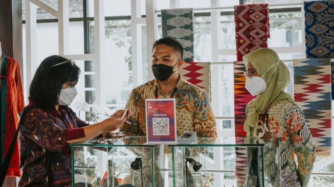 LPEI Pamerkan Produk Mitra Binaan Pada Pameran Road to G20 Bali