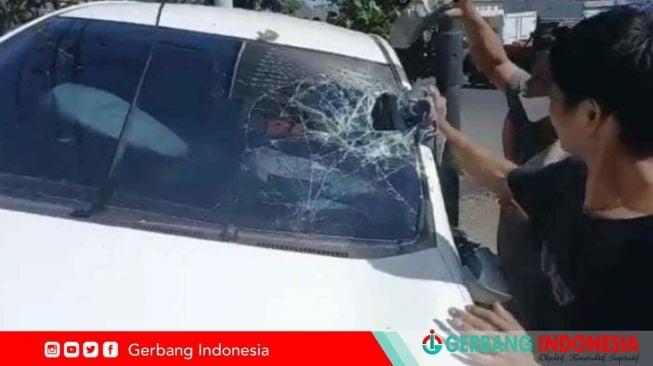 Mobil Oleng, Avanza Veloz Tabrak Tiga Motor di Brawijaya