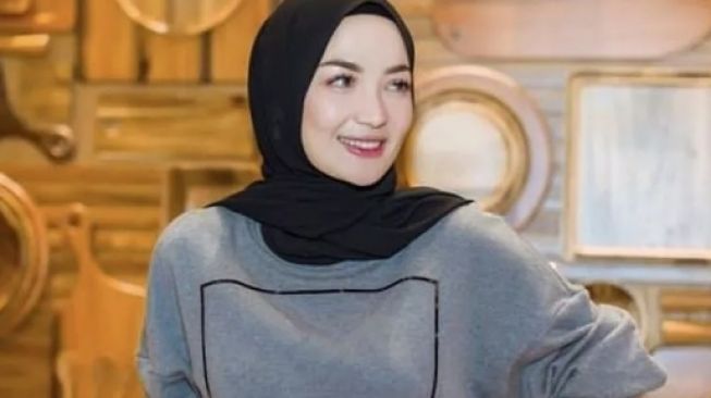 Mantan Istri Sirajuddin Bikin Status, Dikira Netizen Sindir Suami Zaskia Gotik: Kisah Lama Terulang