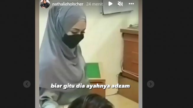 Tangkapan layar akun Instagram Nathalie Holscher