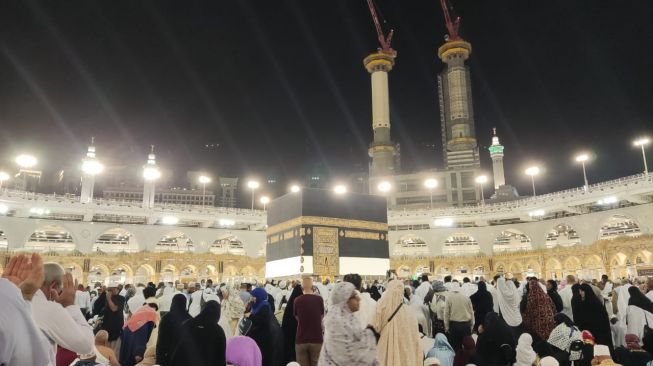 Viral, Video Seorang Jamaah Umrah Ini Bikin Amarah Publik Ikut Terpancing, Ternyata Wanita Berpura-pura Jadi Pria