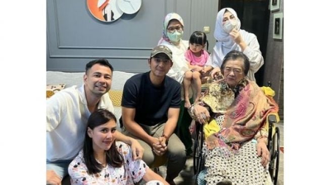 Mami Popon Sudah Tak Bisa Bicara, Keluarga Raffi Ahmad Senang Arya Saloka Jadi Penyemangat