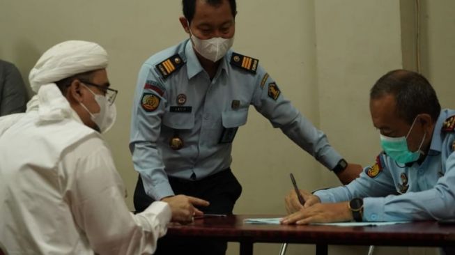 Masa Tahanan Selesai, Rizieq Shihab Bakal Segera Hirup Udara Segar