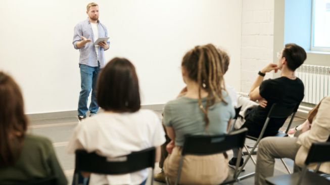 3 Cara Jitu untuk Cepat Menguasai Public Speaking, Cocok untuk Pemula