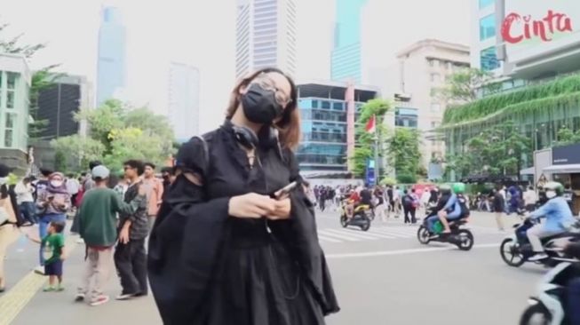 Potret Seleb Ikut Nongkrong di Citayam Fashion Week (YouTube Cinta)