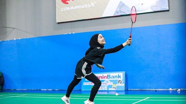  Momen Rizky Billar dan Lesti Kejora Main Badminton (Instagram/@tobaboybc)