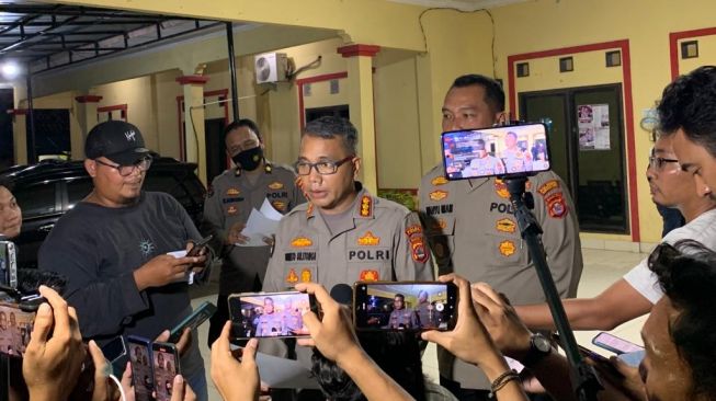 Kabid Humas Polda Banten, Kombes Pol Shinto Silitonga saat konferensi pers mengenai kasus Nikita Mirzani di Polresta Serang Kota, Kamis (21/7/2022). [dok Humas Polda Banten]