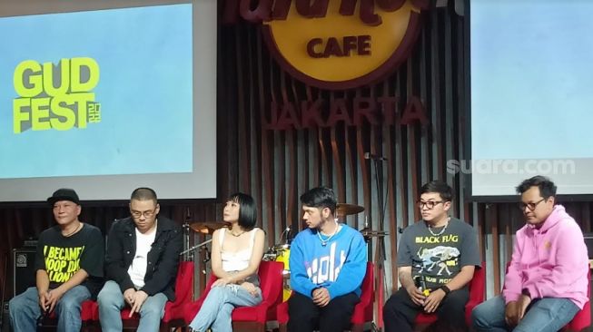 Iwa K, Rinni, Teza Sumendra, Pee Wee Gaskins saat konferensi pers festival musik GudFest 2022 di Hard Rock Cafe, Rabu (20/7/2022) [Suara.com/Rena Pangesti]