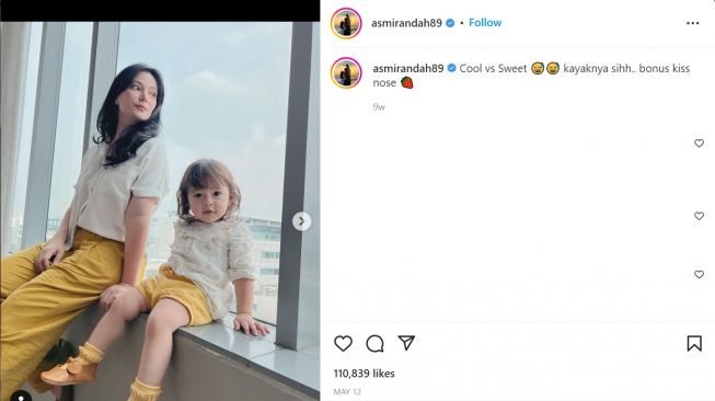 Foto: 4 Potret OOTD Kompak ala Asmiranda dan Putri Kecilnya, Gemasnya Keterlaluan (instagram/asmirandah89)