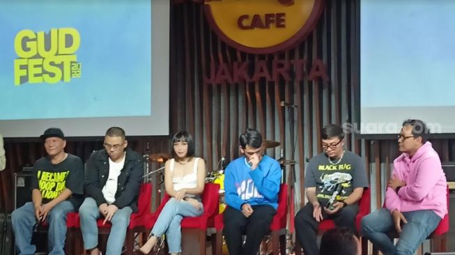 Iwa K, Rinni, Teza Sumendra, Pee Wee Gaskins saat konferensi pers festival musik GudFest 2022 di Hard Rock Cafe, Rabu (20/7/2022) [Suara.com/Rena Pangesti]