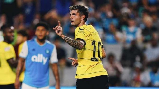 Penyerang Chelsea, Christian Pulisic usai mencetak gol ke gawang Charlotte FC dalam laga pramusim di Amerika Serikat, Kamis (21/7/2022). [Instagram/@ChelseaFC]