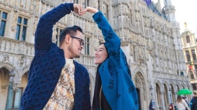 Potret Romantis Shandy Purnamasari dan Gilang Juragan 99 (Instagram)