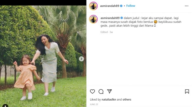 Foto: 4 Potret OOTD Kompak ala Asmiranda dan Putri Kecilnya, Gemasnya Keterlaluan (instagram/asmirandah89)