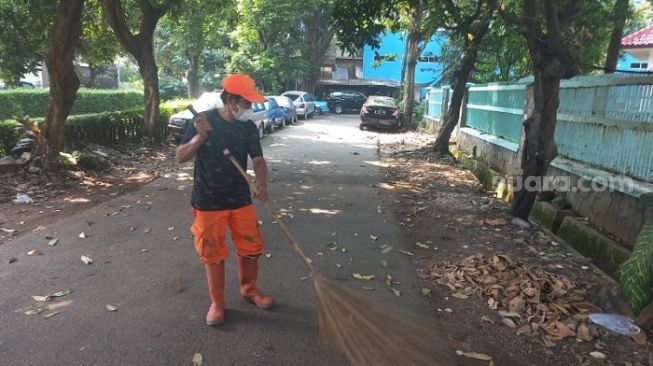 Pelaku Minta Tolong Bawakan Printer dan Dijanjikan Nasi Kotak, Telepon Genggam Petugas PPSU Raib