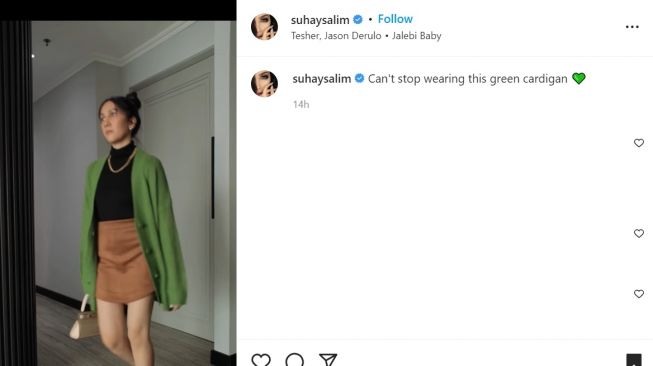 Foto: Mix and Match Cardigan Hijau ala Suhay Salim, Gayanya Pantas Saingi Gigi Hadid (instagram/suhaysalim)