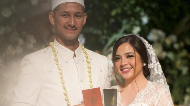 Artis pakai mahar mata uang asing saat nikah (Instagram/@tasyakamila)