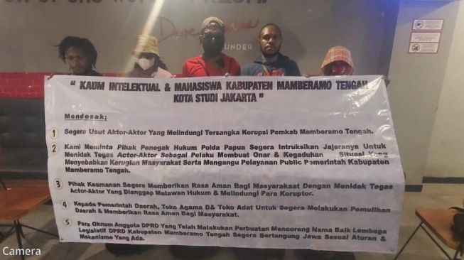 Pelayanan Publik Terganggu Oleh Pendukung Bupati Mamberamo Tengah Papua Pasca Ricky Ham Jadi Buronan KPK