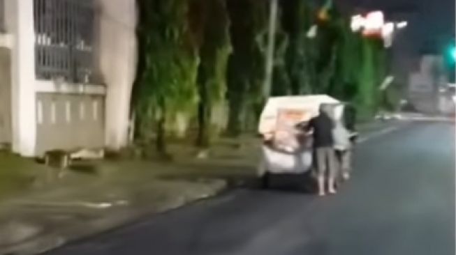 Curhat Pemobil Ditolak Tukang Becak yang Kehabisan Bensin Karena Beri Bantuan: Gak Mau Lah Kalau Cuma Segitu