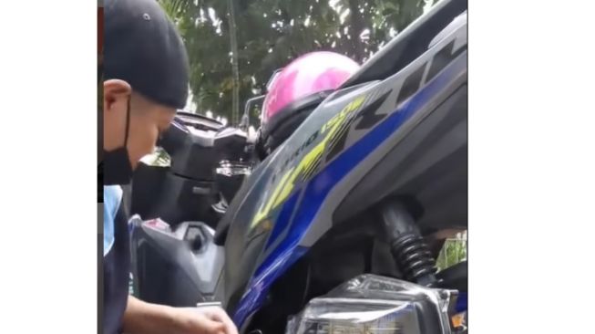 Potret Modifikasi Motor Unik untuk Pencinta Doraemon, Bikin Salfok Pengguna Jalan