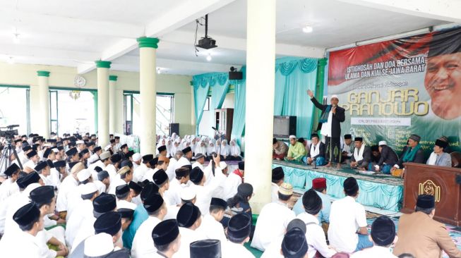 Ulama dan Kiai di Jabar Deklarasi Berikan Dukungan untuk Ganjar