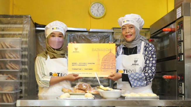 Mampu Produksi 1.600 Roti, Mustahik Binaan Baznas Kini Menjadi Muzaki