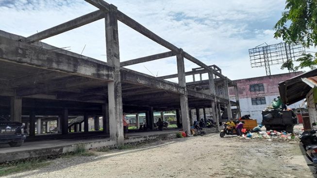 Belum Ada Kejelasan dari Pemkot, Bangunan Pasar Cik Puan Pekanbaru Terbengkai Bertahun-tahun