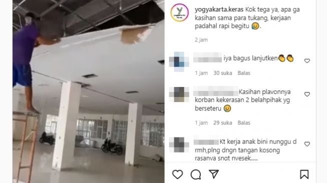 Tukang bangunan merusakkan lagi rumah yang baru setengah jadi karena upah tidak dibayar. (Instagram/@yogyakarta.keras)