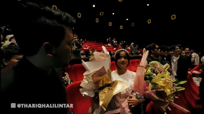 Thariq Halilintar di gala premier film Fuji (YouTube/Thariq Halilintar)