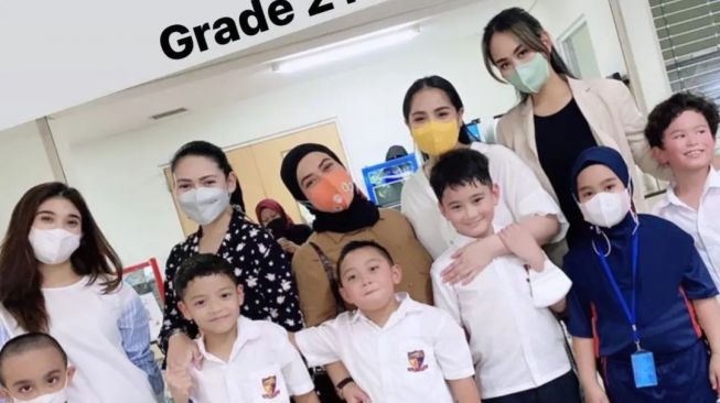 penampilan Rafathar di sekolah (Instagram/@chevirgo)