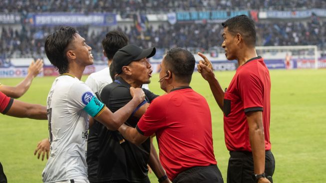 3 Kontroversi Keputusan Wasit di Pekan Perdana Liga 1 2022/2023