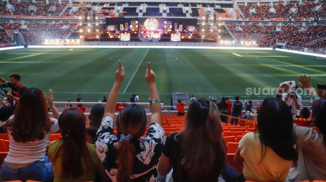 Suasana saat acara Grand Launching Jakarta International Stadium (JIS) di Tanjung Priok, Jakarta Utara, Minggu (24/7/2022). [Suara.com/Alfian Winanto]